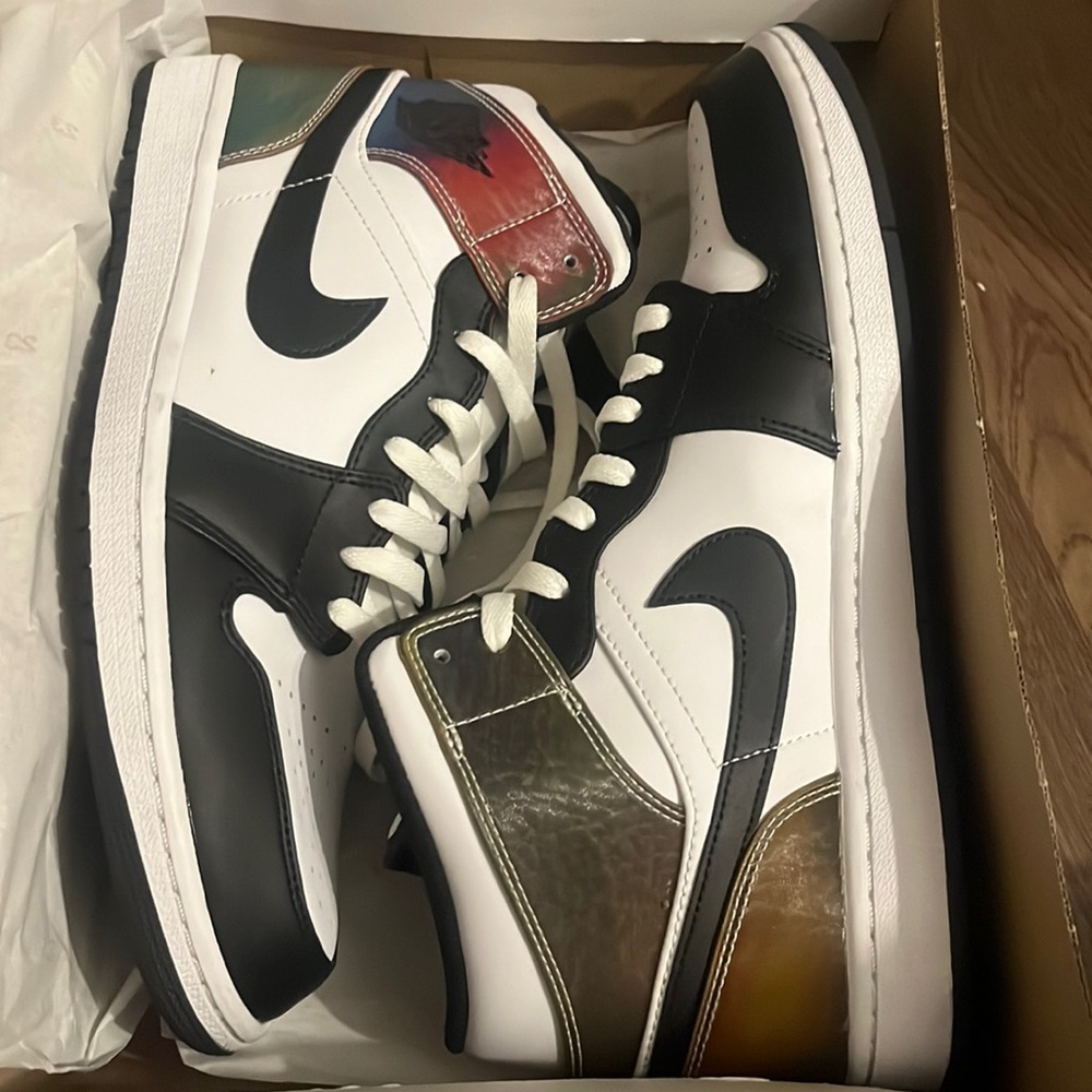 Rainbow black air jordan 1 mid se
